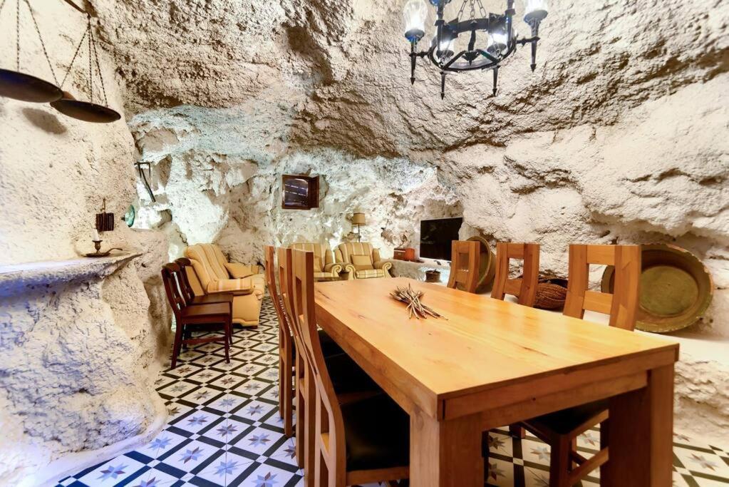 הוילה Benaguacil Cueva Con Jacuzzi A 20 Minutos De Valencia מראה חיצוני תמונה